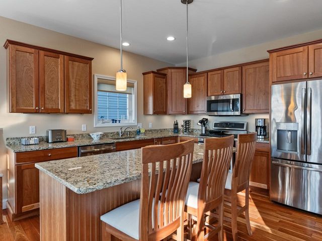 98 Sommerfield Avenue, South Burlington, VT 05403