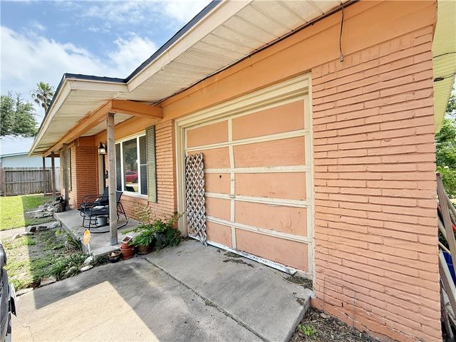 3209 Casa Blanca Dr, Corpus Christi, TX 78411