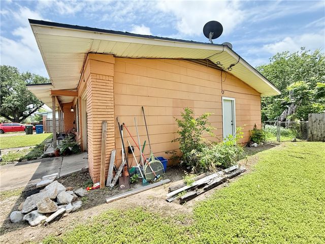 3209 Casa Blanca Dr, Corpus Christi, TX 78411