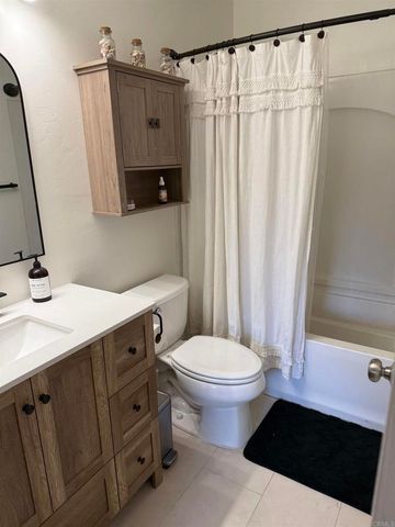 7704 Caminito Tingo 102, Carlsbad, CA 92009