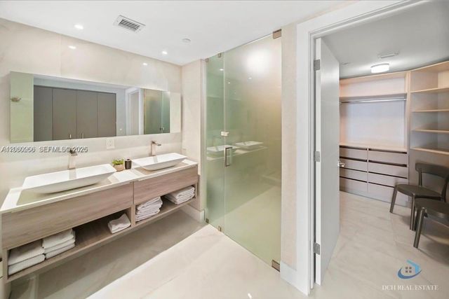350 S Miami Avenue 3902, Miami, FL 33130