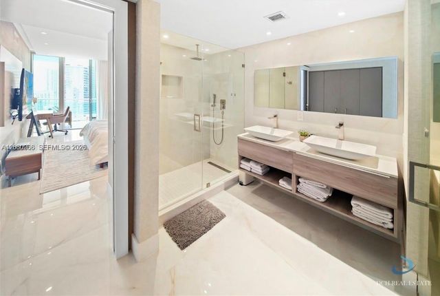 350 S Miami Avenue 3902, Miami, FL 33130