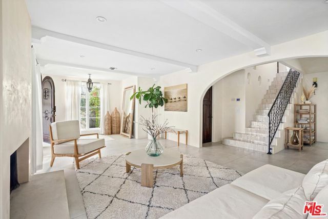 4267 Murietta Avenue, Sherman Oaks, CA 91423