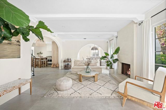 4267 Murietta Avenue, Sherman Oaks, CA 91423