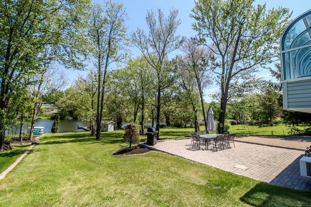 38 North Lake Shore Drive, Brookfield, CT 06804