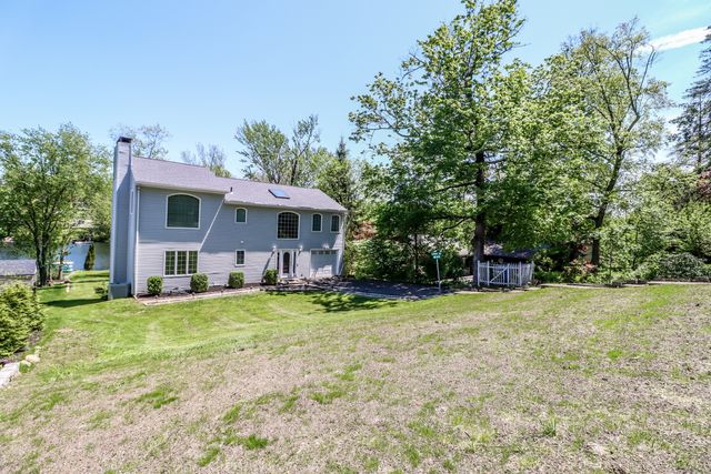 38 North Lake Shore Drive, Brookfield, CT 06804