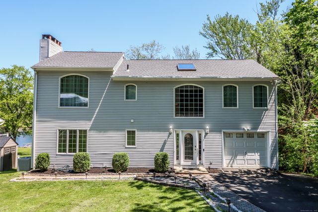 38 North Lake Shore Drive, Brookfield, CT 06804