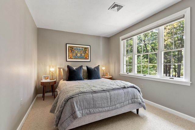 10 Wingate Ln, Acton, MA 01720
