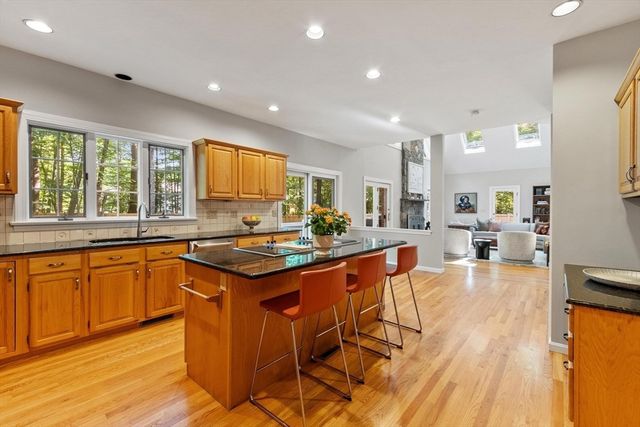 10 Wingate Ln, Acton, MA 01720