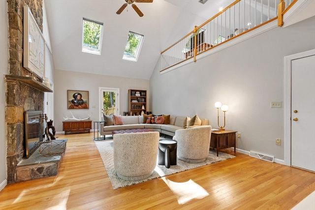 10 Wingate Ln, Acton, MA 01720