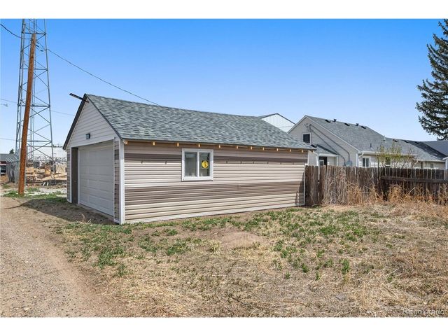 1467 Main St, Strasburg, CO 80136