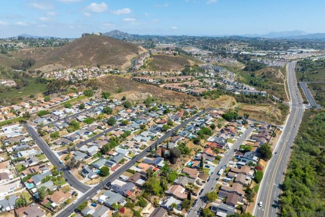 2708 Lake Pointe 209, Spring Valley, CA 91977