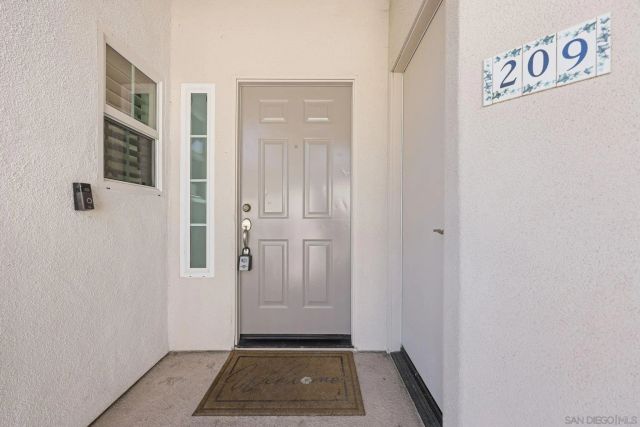 2708 Lake Pointe 209, Spring Valley, CA 91977
