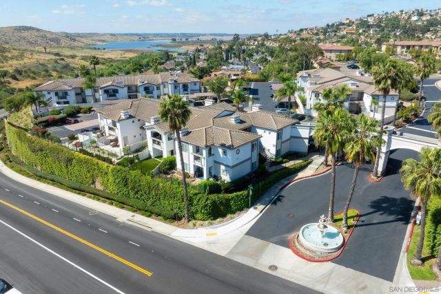 2708 Lake Pointe 209, Spring Valley, CA 91977