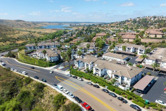 2708 Lake Pointe 209, Spring Valley, CA 91977