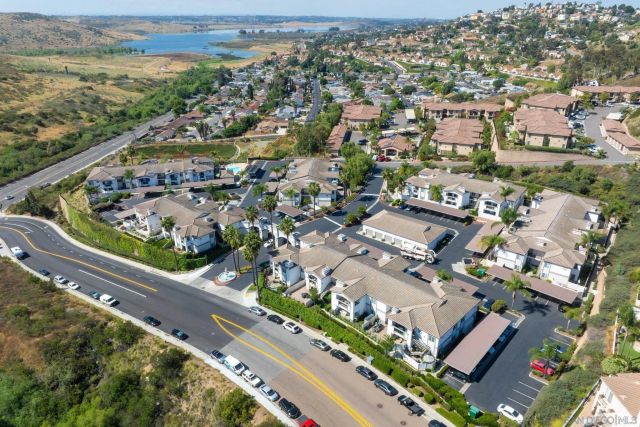 2708 Lake Pointe 209, Spring Valley, CA 91977