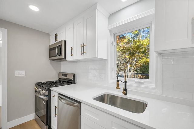 10 Armands Way, Dunbarton, NH 03046