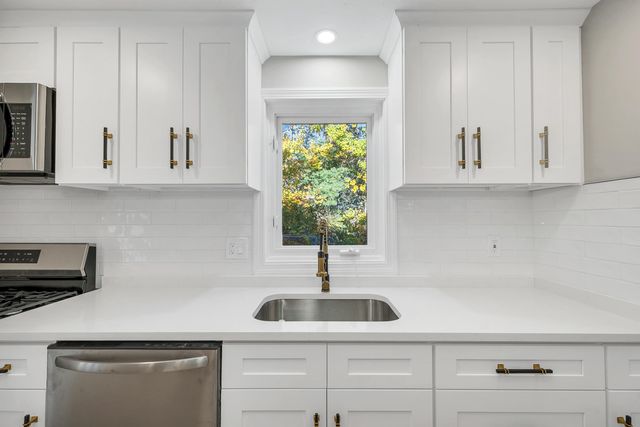 10 Armands Way, Dunbarton, NH 03046