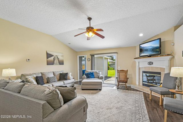 2550 ROYAL POINTE Drive, Green Cove Springs, FL 32043
