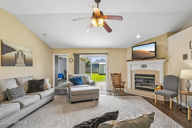 2550 ROYAL POINTE Drive, Green Cove Springs, FL 32043