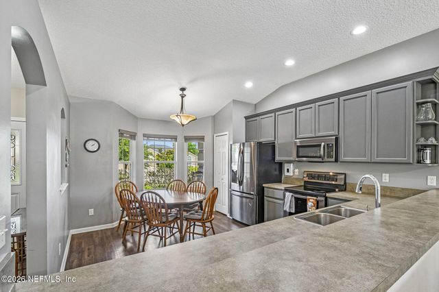2550 ROYAL POINTE Drive, Green Cove Springs, FL 32043