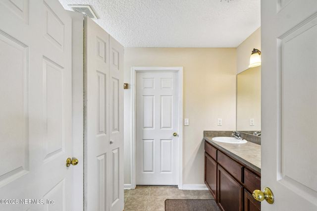 2550 ROYAL POINTE Drive, Green Cove Springs, FL 32043