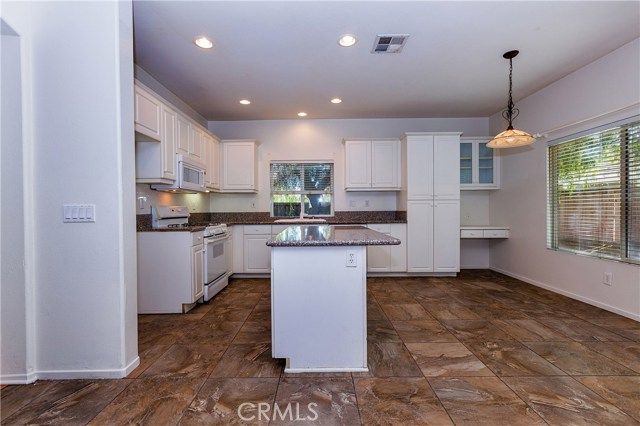 1430 Jewelstone Circle, Hemet, CA 92545