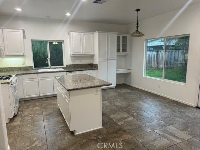 1430 Jewelstone Circle, Hemet, CA 92545