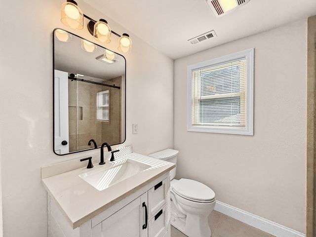 44 Shore Rd, Waltham, MA 02451