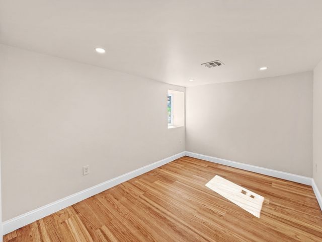 44 Shore Rd, Waltham, MA 02451