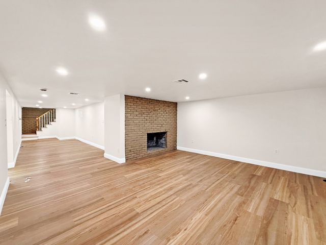 44 Shore Rd, Waltham, MA 02451