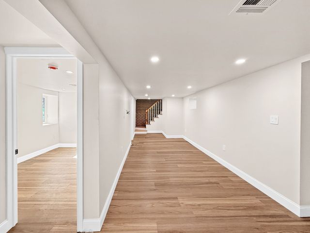 44 Shore Rd, Waltham, MA 02451