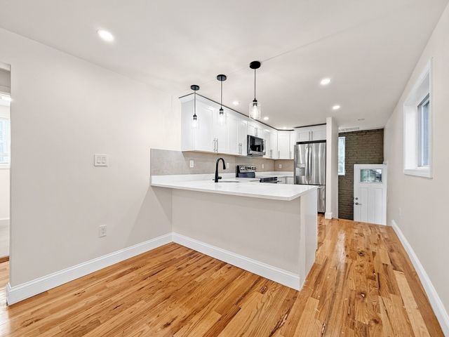 44 Shore Rd, Waltham, MA 02451