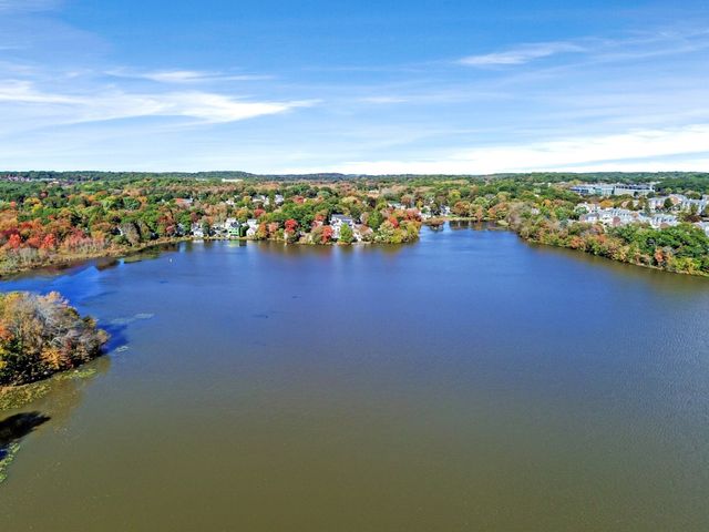 44 Shore Rd, Waltham, MA 02451