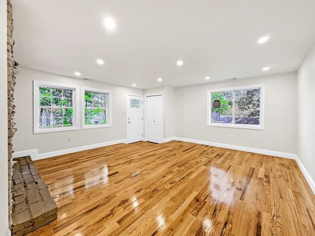 44 Shore Rd, Waltham, MA 02451
