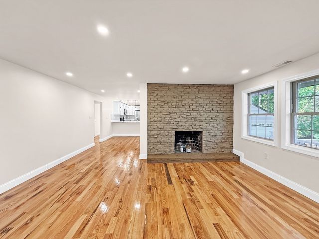 44 Shore Rd, Waltham, MA 02451