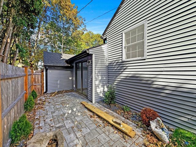 44 Shore Rd, Waltham, MA 02451