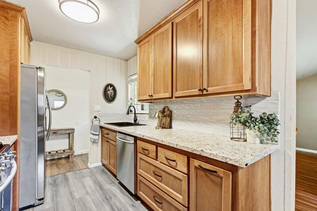 7601 Pratt Ave, Citrus Heights, CA 95610