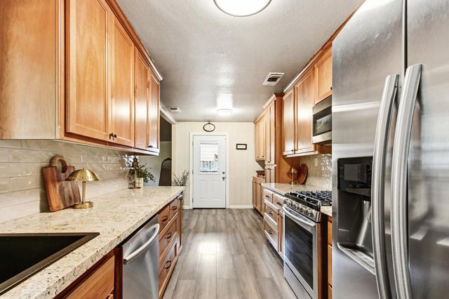 7601 Pratt Ave, Citrus Heights, CA 95610
