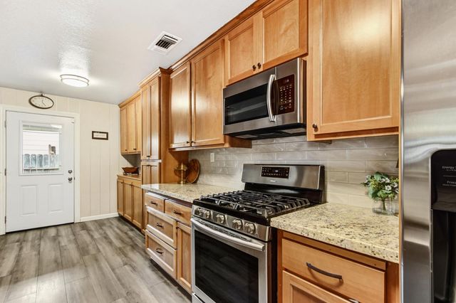 7601 Pratt Ave, Citrus Heights, CA 95610