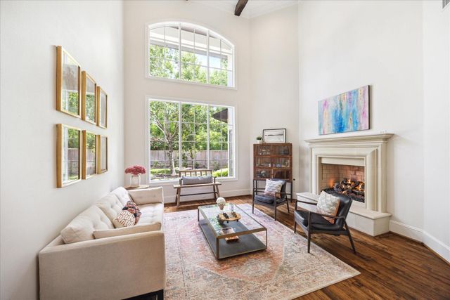2 Hedwig Shadows Drive, Houston, TX 77024