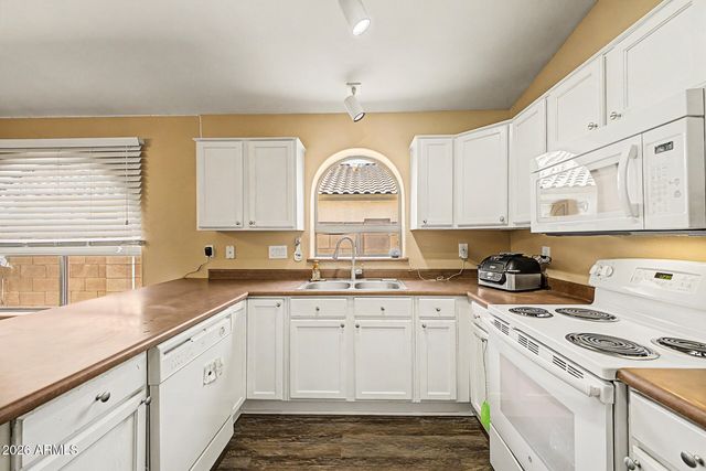 16156 W LATHAM Street, Goodyear, AZ 85338