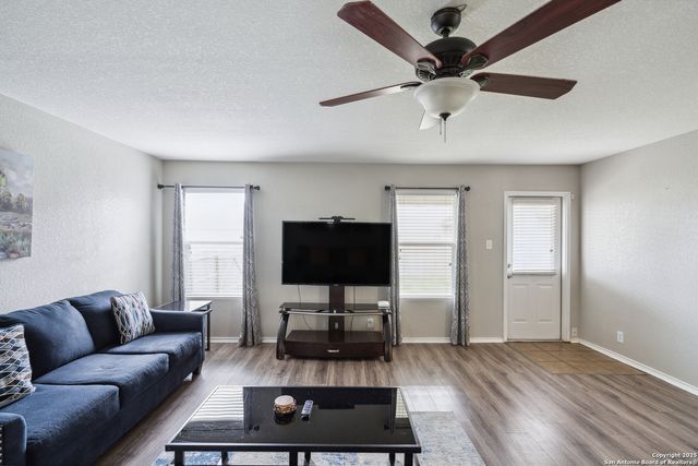 1826 Strawhouse, San Antonio, TX 78245