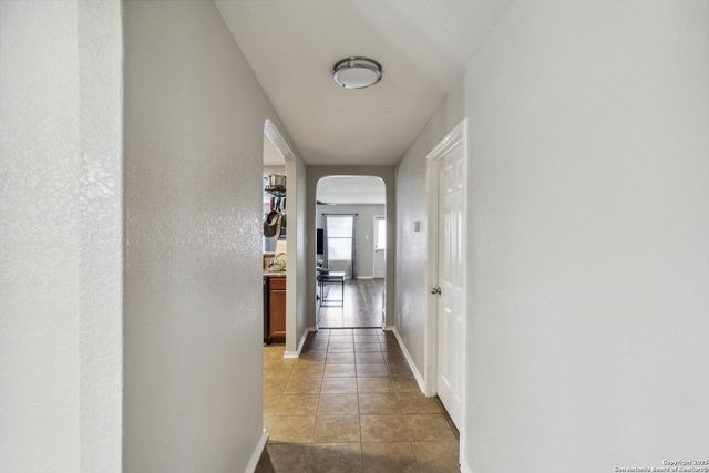 1826 Strawhouse, San Antonio, TX 78245