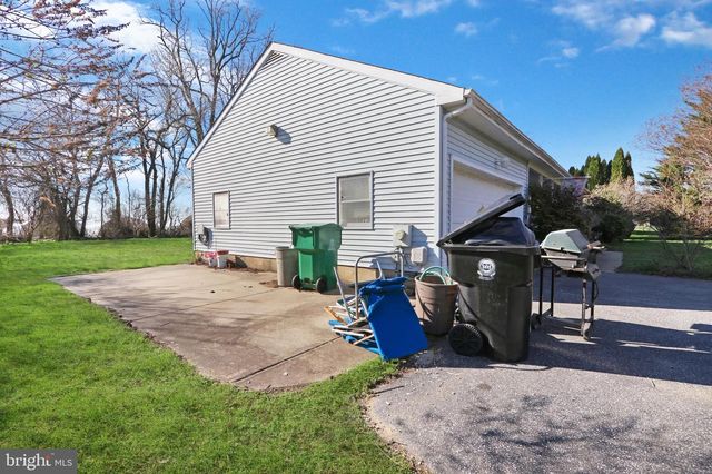 39 W HUNTINGTON CIR, Dover, DE 19904