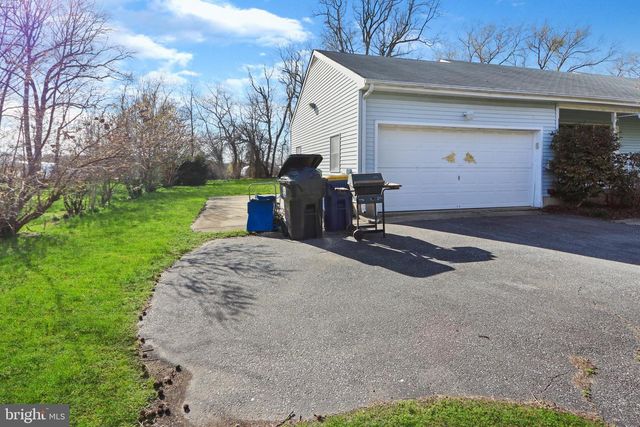 39 W HUNTINGTON CIR, Dover, DE 19904