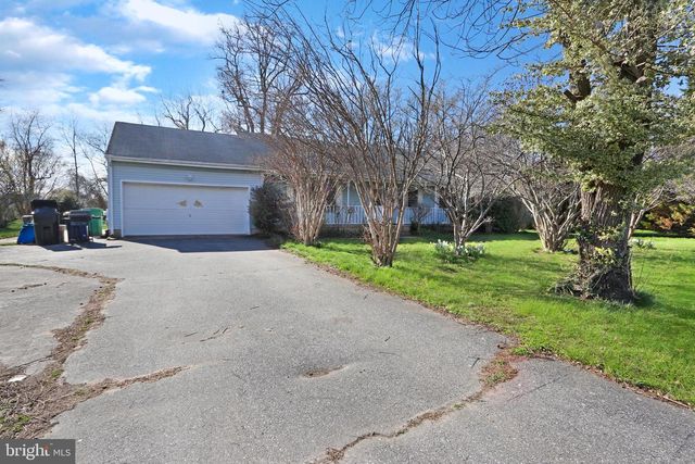 39 W HUNTINGTON CIR, Dover, DE 19904