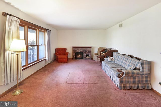 39 W HUNTINGTON CIR, Dover, DE 19904