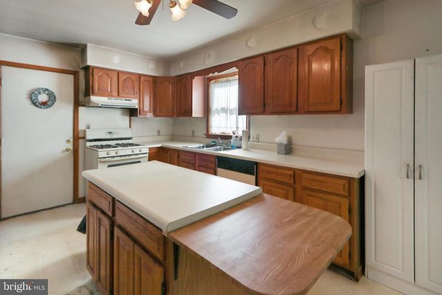 39 W HUNTINGTON CIR, Dover, DE 19904