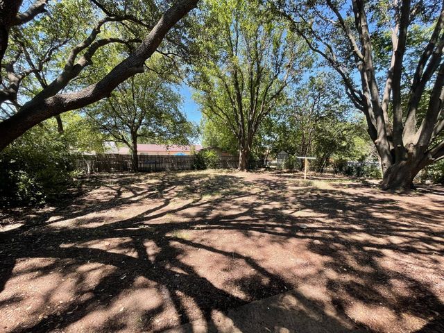 1517 VANDERBILT Drive, Arlington, TX 76014